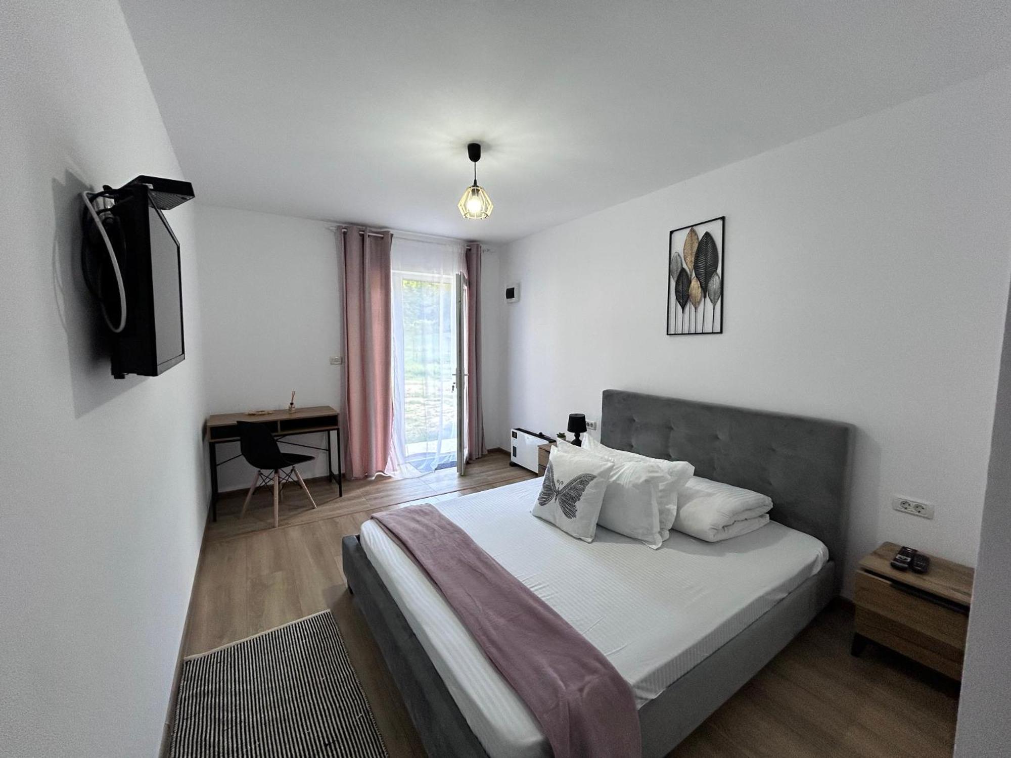 Hotel Casa Irinei à Poiana Mărului Extérieur photo