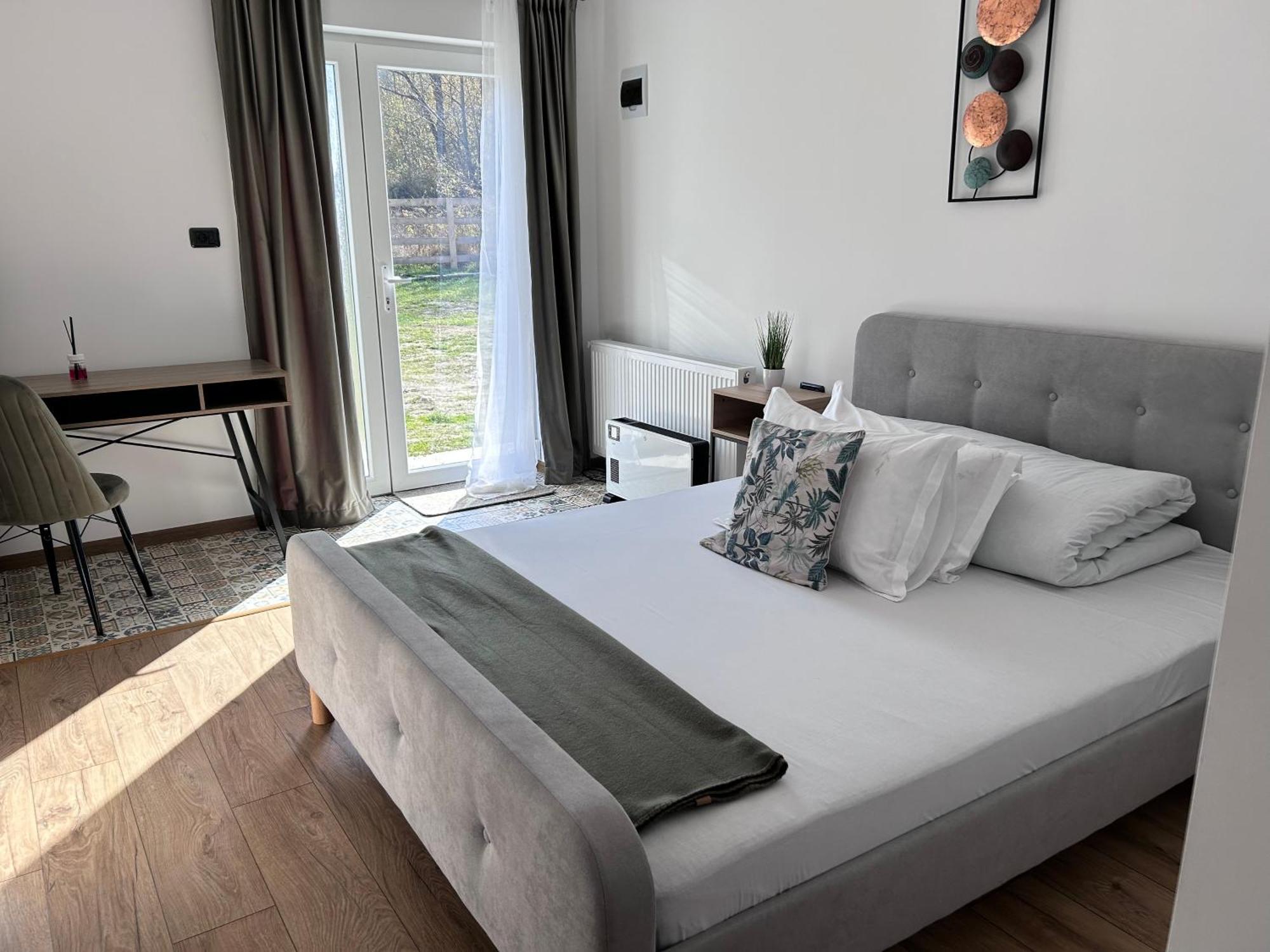 Hotel Casa Irinei à Poiana Mărului Extérieur photo